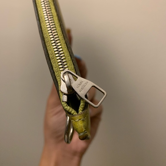 SOLD Louis vuitton epi pouch wrist wallet - Picture 6 of 15